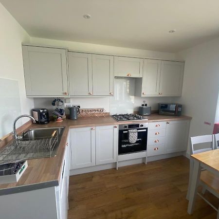 Beau - Brambles Chine, Colwell Bay - 5 Star Wifi - Short Walk To The Hut And Beach - 1 Night Stays Available - Ferry Offers Freshwater Bagian luar foto