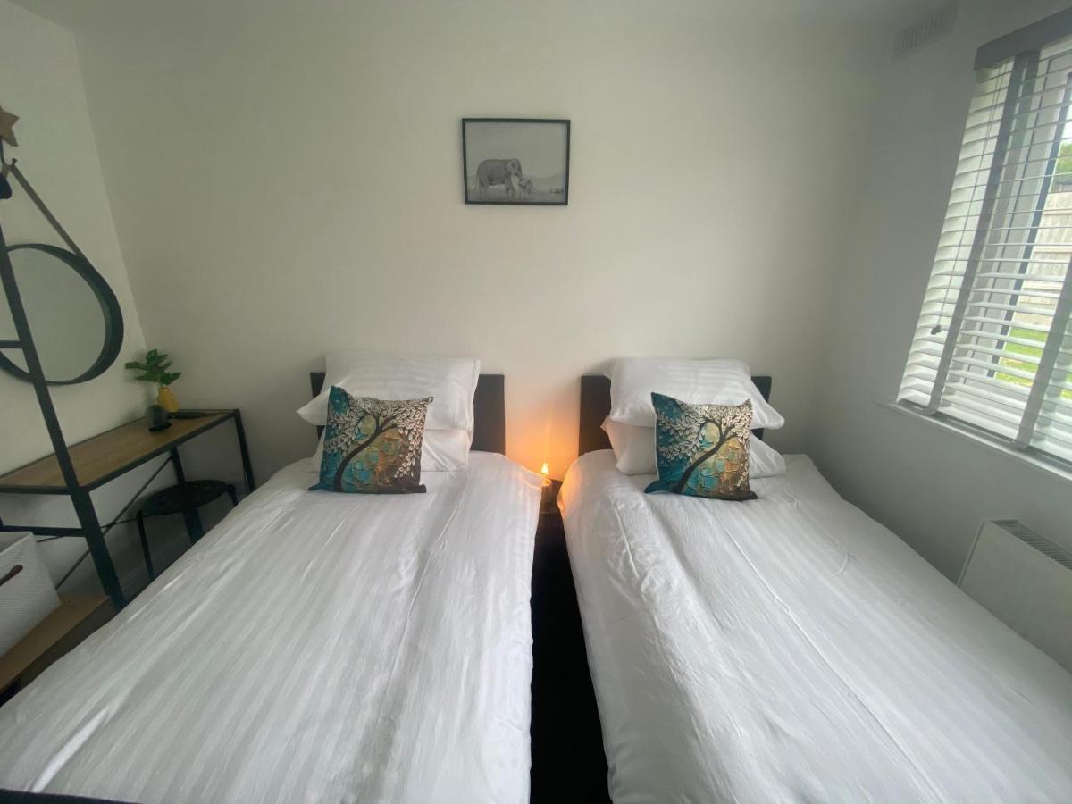 Beau - Brambles Chine, Colwell Bay - 5 Star Wifi - Short Walk To The Hut And Beach - 1 Night Stays Available - Ferry Offers Freshwater Bagian luar foto
