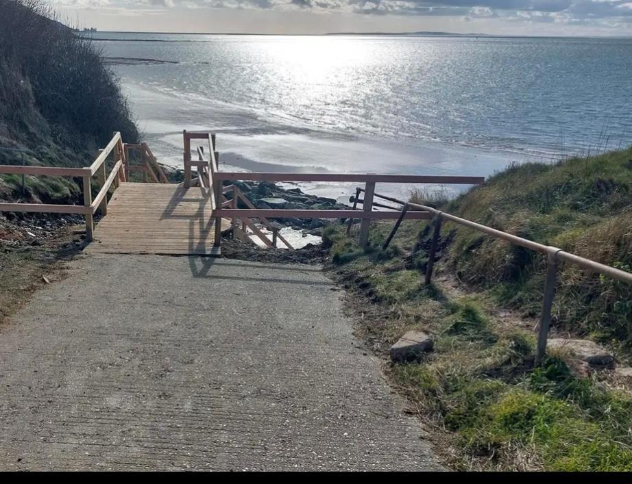 Beau - Brambles Chine, Colwell Bay - 5 Star Wifi - Short Walk To The Hut And Beach - 1 Night Stays Available - Ferry Offers Freshwater Bagian luar foto